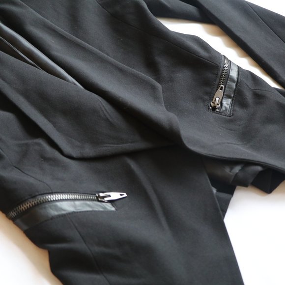 Suzy Shier Black Blazer - Picture 3 of 4